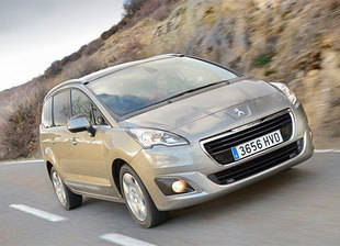 El Peugeot 5008 estrena versión
