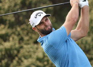 Arnaus, décimo segundo, con su tarjeta para 2026 en el bolsillo