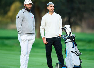 Alcaraz disfruta de su gran pasión junto a Jon Rahm