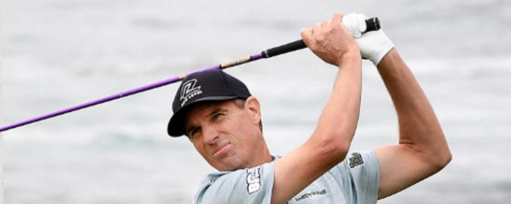 Alker y Weir comparten el liderato