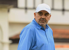 Ángel Cabrera lídera con -10 a unos días de volver a ser "maestro"