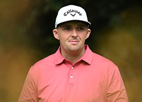 Armitage (-10) toma la iniciativa sin brillo español