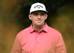 Armitage (-10) toma la iniciativa sin brillo español