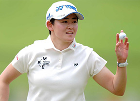 Akie Iwai sigue dominando en Japón con Azahara trigésima con -6