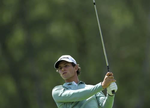 Ángel Ayora (+2) termina con doble bogey al hoyo 18