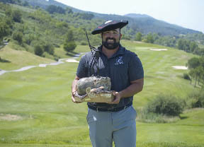 Gran victoria de Mario Galiano en Maeztegi Golf