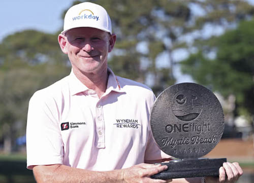 Snedeker vuelve a ganar y jugará el PGA Championship