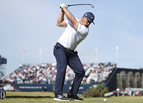 Bryson DeChambeau al borde del abismo en Augusta