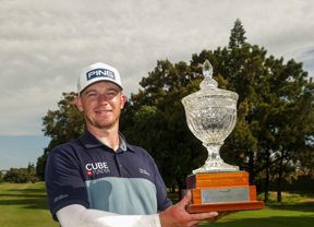 Primera victoria de Enefer con Tarrío tercero