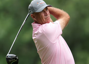 Stewart Cink, 65 golpes y liderato sabatino con -14