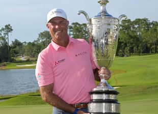 Cink firma una exhibición histórica y seis de ventaja