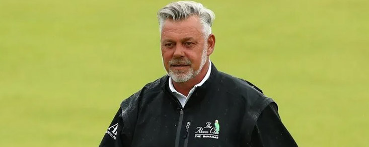 Darren Clarke, con un golpe de ventaja, en un torneo que terminará este lunes