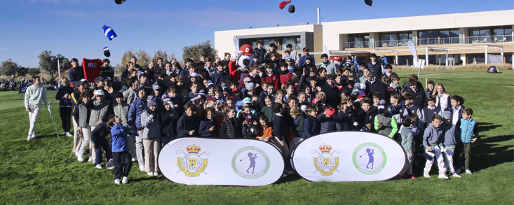 Primera prueba de golf en los colegios de la temporada