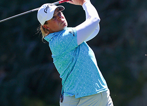 Lauren Coughlin mantiene el liderato en Shadow Creek ante el empuje de Korda