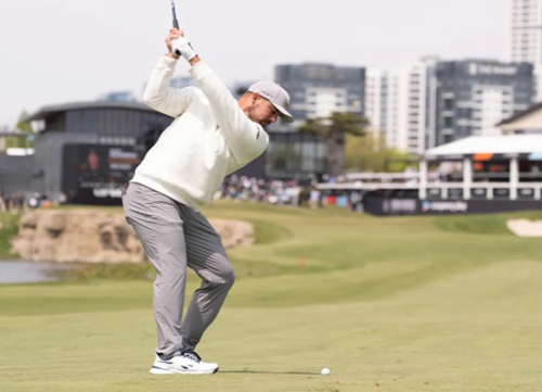 Bryson DeChambeau mantiene el líderato con -11 sin brillo español