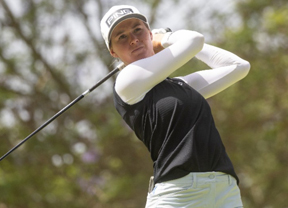 Bennett domina la segunda jornada con una exhibición de juego