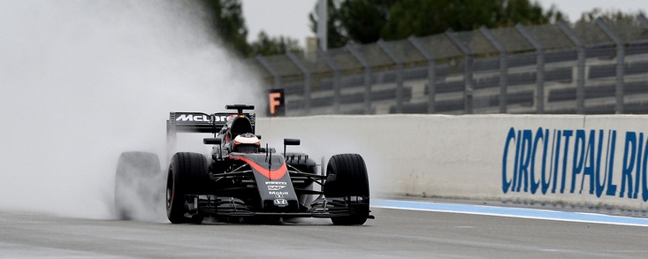 Ferrari, Red Bull y McLaren prueban los neumáticos de lluvia