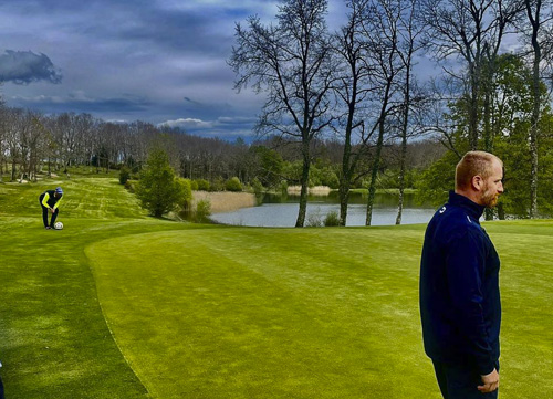 Los balones ruedan en Izki Golf