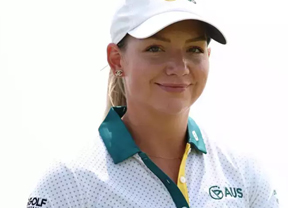 Hannah Reeves lidera en solitario en casa con -12