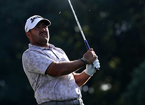 Du Plessis firma 62 y lidera un Joburg Open vibrante