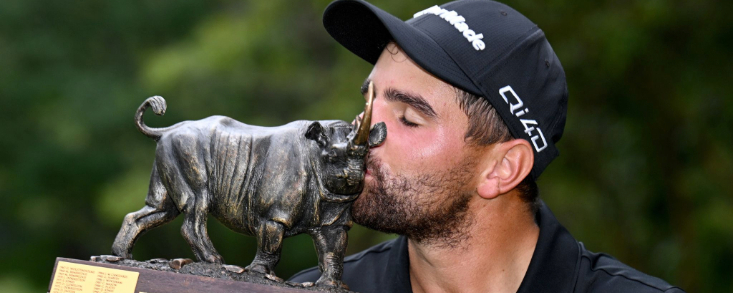 Ángel Ayora sufre otro nuevo atragantón dominical en la primera victoria del sudafricano Casey Jarvis