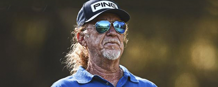 Miguel Ángel Jiménez (-15) lidera en Newport Beach con dos de ventaja