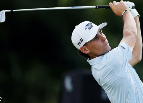 Niemann (-10), lÍder en Singapur, con Jon (-7) con opciones