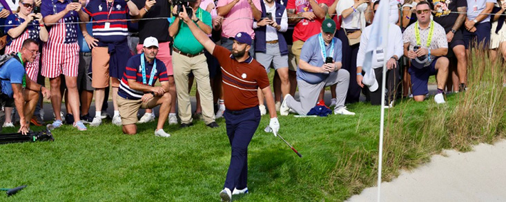 Las 'Spanish Hands' de Jon Rahm en el hoyo 8