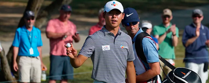 Si Woo Kim mantiene el pulso y sigue líder tras un hoyo en uno