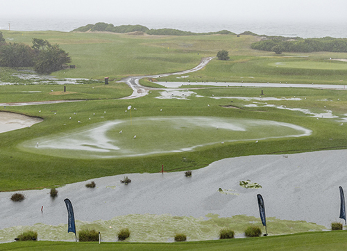 La lluvia obliga a suspender la primera jornada