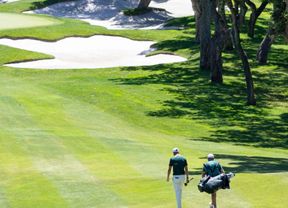 El viento se hace protagonista en Valderrama con cinco jugadores en cabeza con uno bajo par