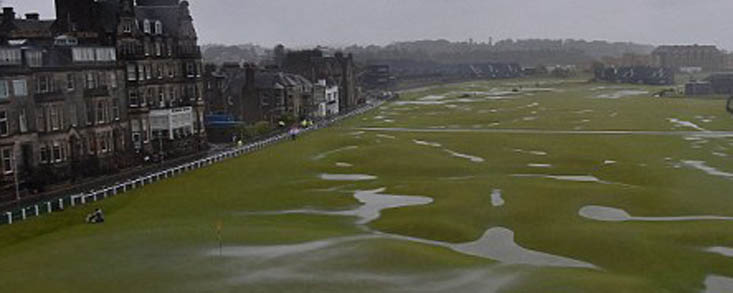 La lluvia y el mal tiempo ganan en los links escoceses