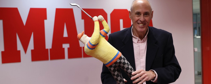 Bajo Par al frente del golf en la radio del deporte