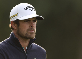 Lowry y Nacho Elvira colideran en Dubai con -5