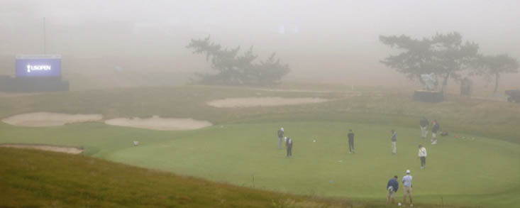 La niebla y las suspensiones llegan con apenas 18 jugadores en el campo de Shinnecook Hills en la primera ronda del torneo