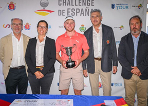 Van Velzen triunfa en Isla Canela yTop 10 de Pablo Ereño, segundo en el HotelPlanner Tour