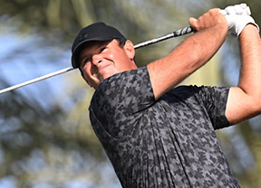 Patrick Reed, colíder con Ángel Ayora al acecho