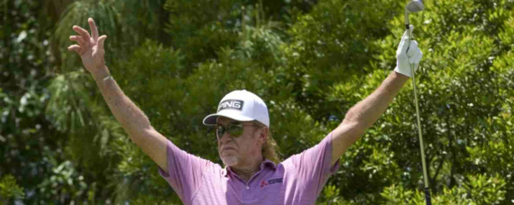 Jiménez hace su 16º hoyo en uno y peleará por ganar