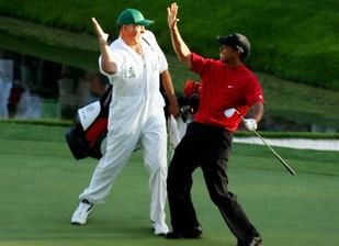 Woods logró el Masters 2019 con el mismo polo que ganó en 2005