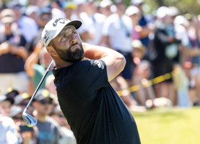 Jon Rahm mejora sus números con seis bajo par y -7 al total, pero Sergio es el mejor español con -11