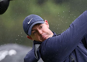 Rai lidera mientras Scheffler se hunde y es último