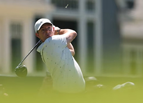 Vueltón de Rory y el norirlandés se mete en el lío