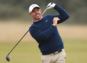 Gran vuelta de Rory (64), pero lejos de la cabeza