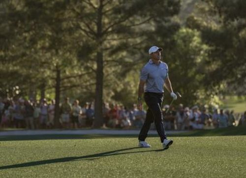 Rory McIlroy (-11) pierde sus seis golpes de ventaja