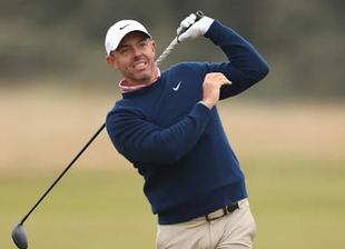 Gran vuelta de Rory (64), pero lejos de la cabeza