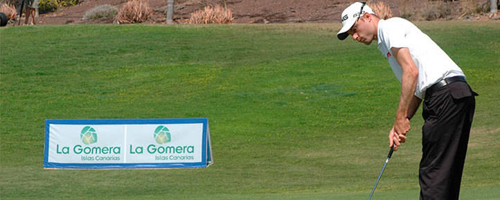 Rhys Davies continúa con su dominio en Tecina