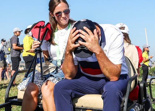 Scottie Scheffler hundido tras caer por 9&7