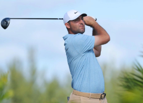 Scottie Scheffler lidera el torneo de Tiger Woods