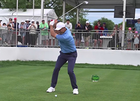 Scottie Scheffler termina líder con un espectacular -18 en una segunda jornada marcada por las tormentas eléctricas