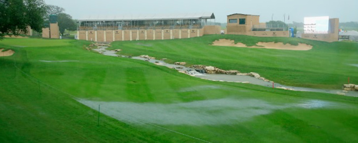 Un sábado empapado con Robert MacIntyre que se mantiene líder y a la espera de un domingo interminable